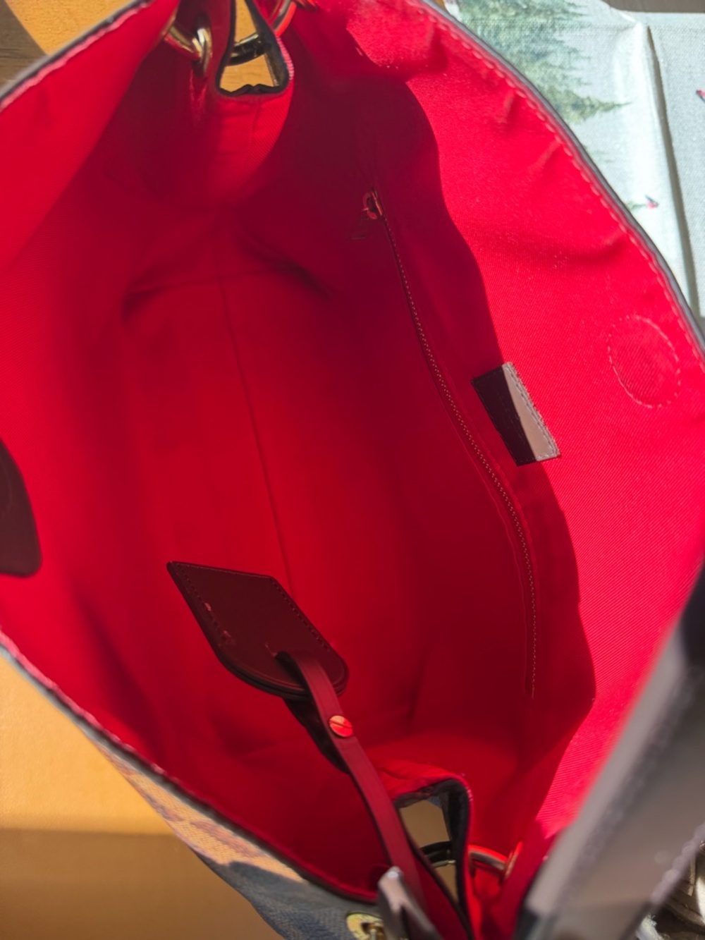 Louis Vuitton Brown Damier Shoulder Bag with Red Interior - Picture 10 of 10